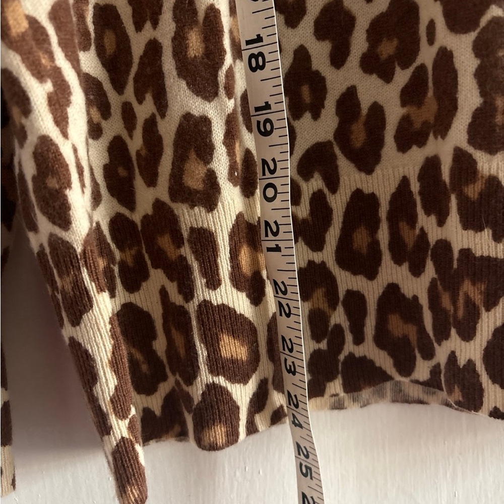 J Crew Cashmere Leopard Print Crewneck Sweater Size Small - Picture 5 of 6